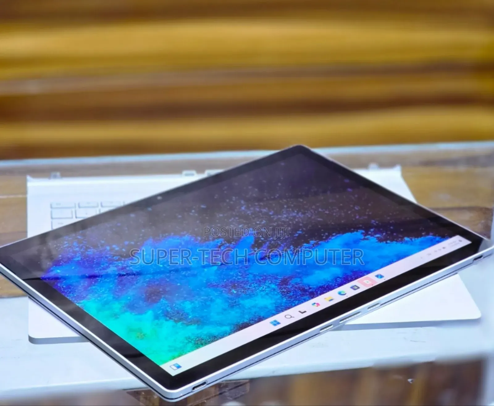 New Laptop Microsoft Surface Book 2 8GB Intel Core I5 SSD 256GB