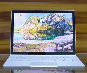 New Laptop Microsoft Surface Book 2 8GB Intel Core I5 SSD 256GB