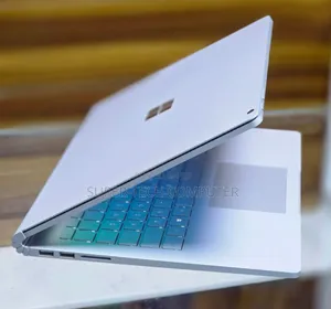 New Laptop Microsoft Surface Book 2 8GB Intel Core I5 SSD 256GB