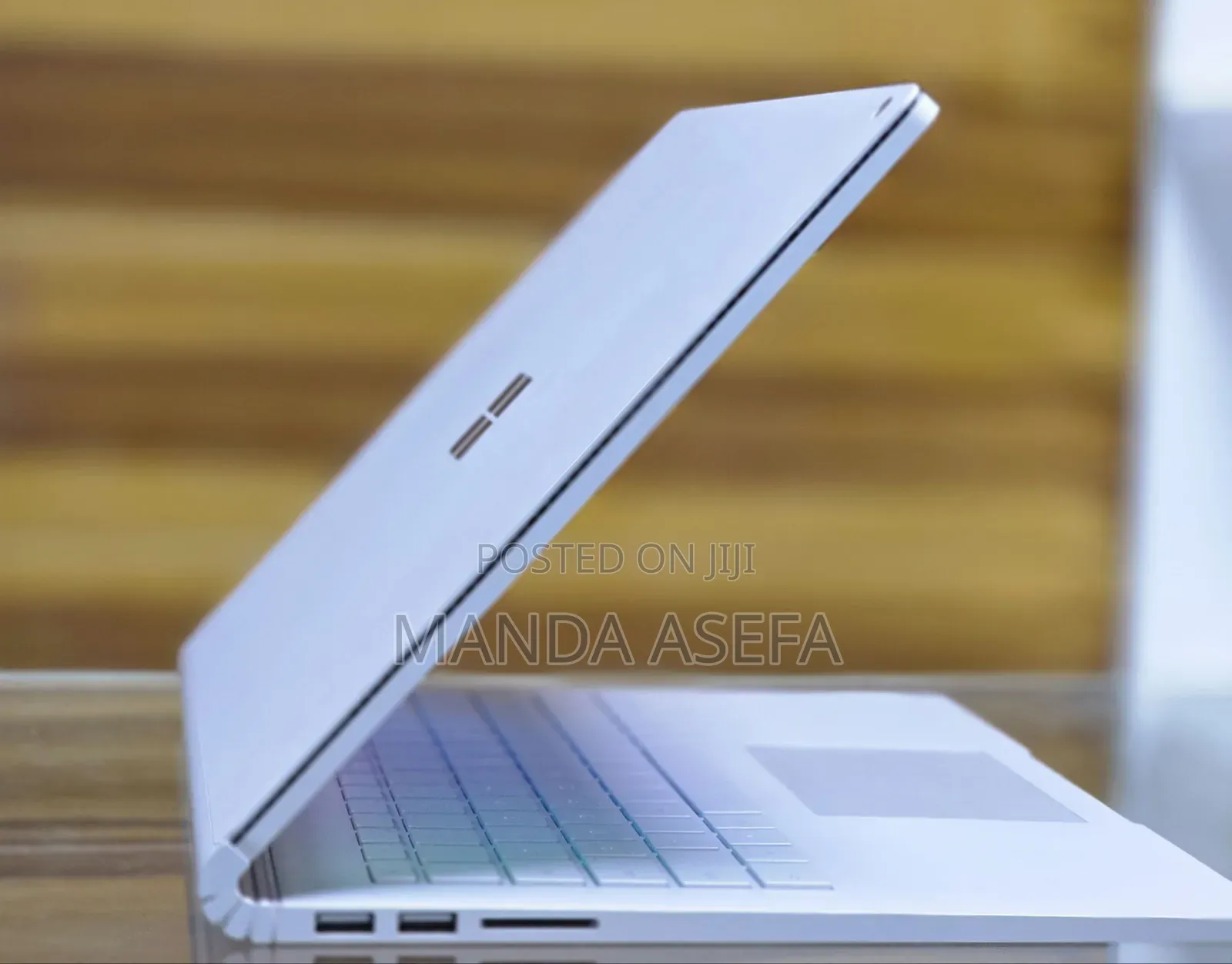 New Laptop Microsoft Surface Book 2 8GB Intel Core I5 SSD 256GB