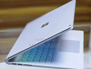 New Laptop Microsoft Surface Book 2 8GB Intel Core I5 SSD 256GB