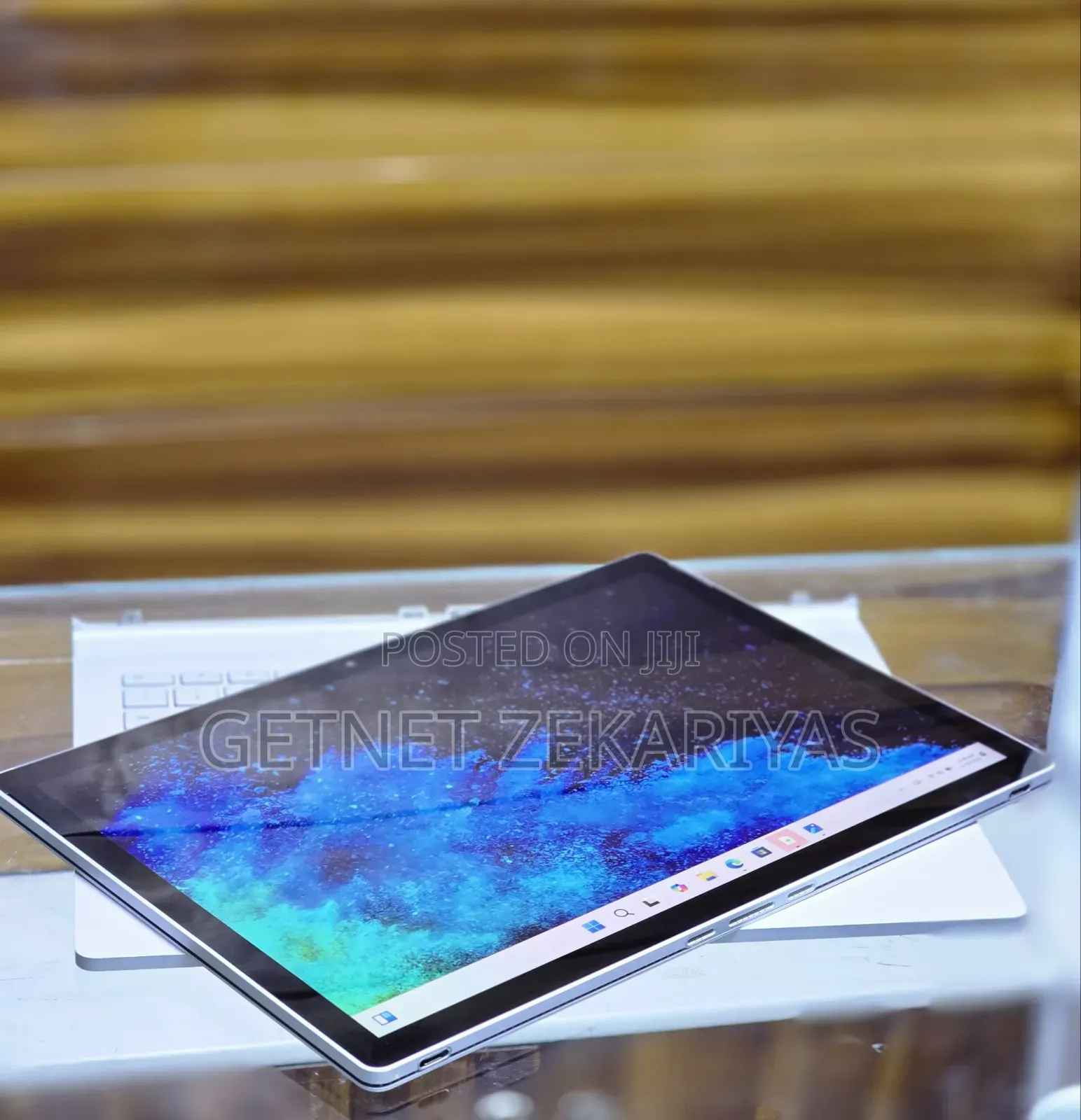 New Laptop Microsoft Surface Book 2 8GB Intel Core I5 SSD 256GB