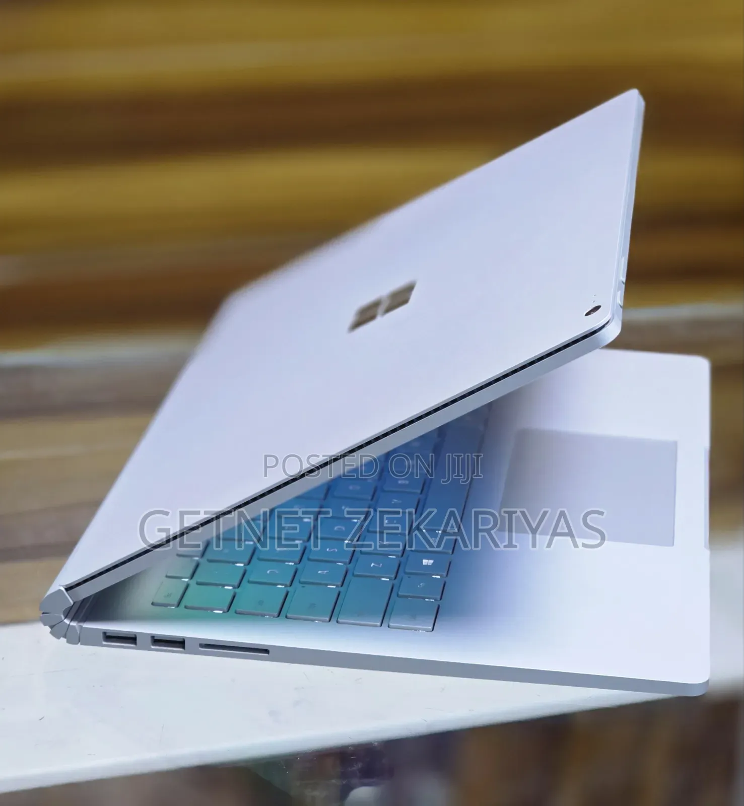 New Laptop Microsoft Surface Book 2 8GB Intel Core I5 SSD 256GB