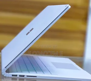 New Laptop Microsoft Surface 8GB Intel Core I5 SSD 256GB