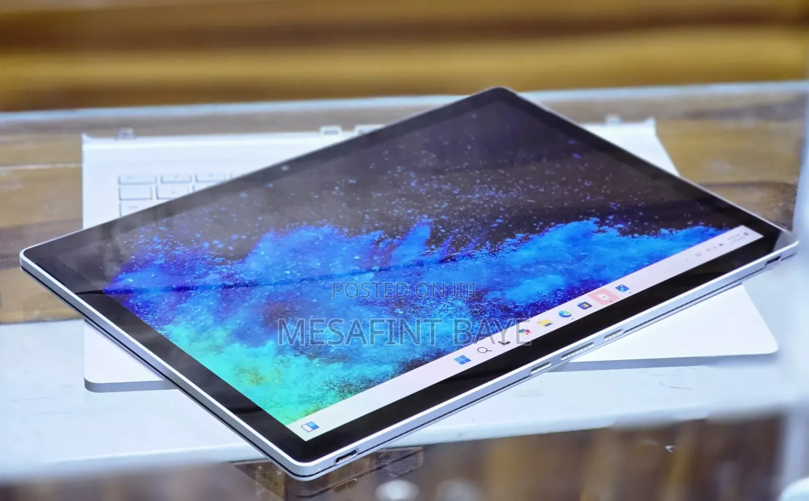 New Laptop Microsoft Surface Book 2 8GB Intel Core I5 SSD 256GB