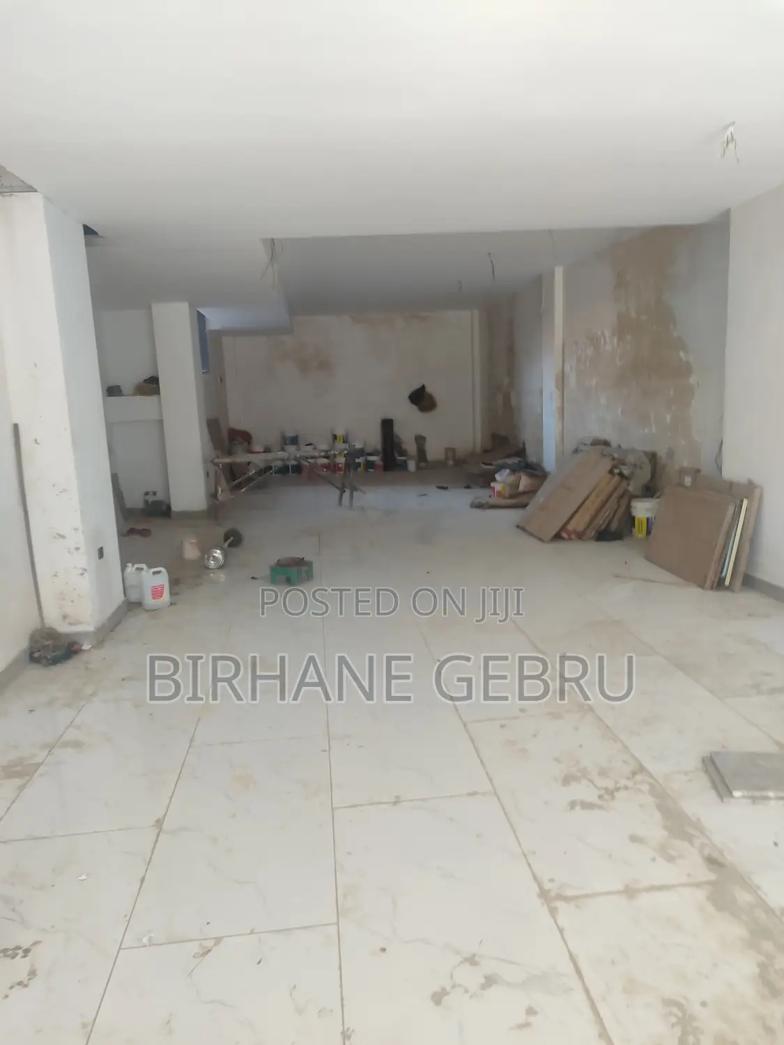 Luxury Complex Rent for Supermarket Cafe an Garment