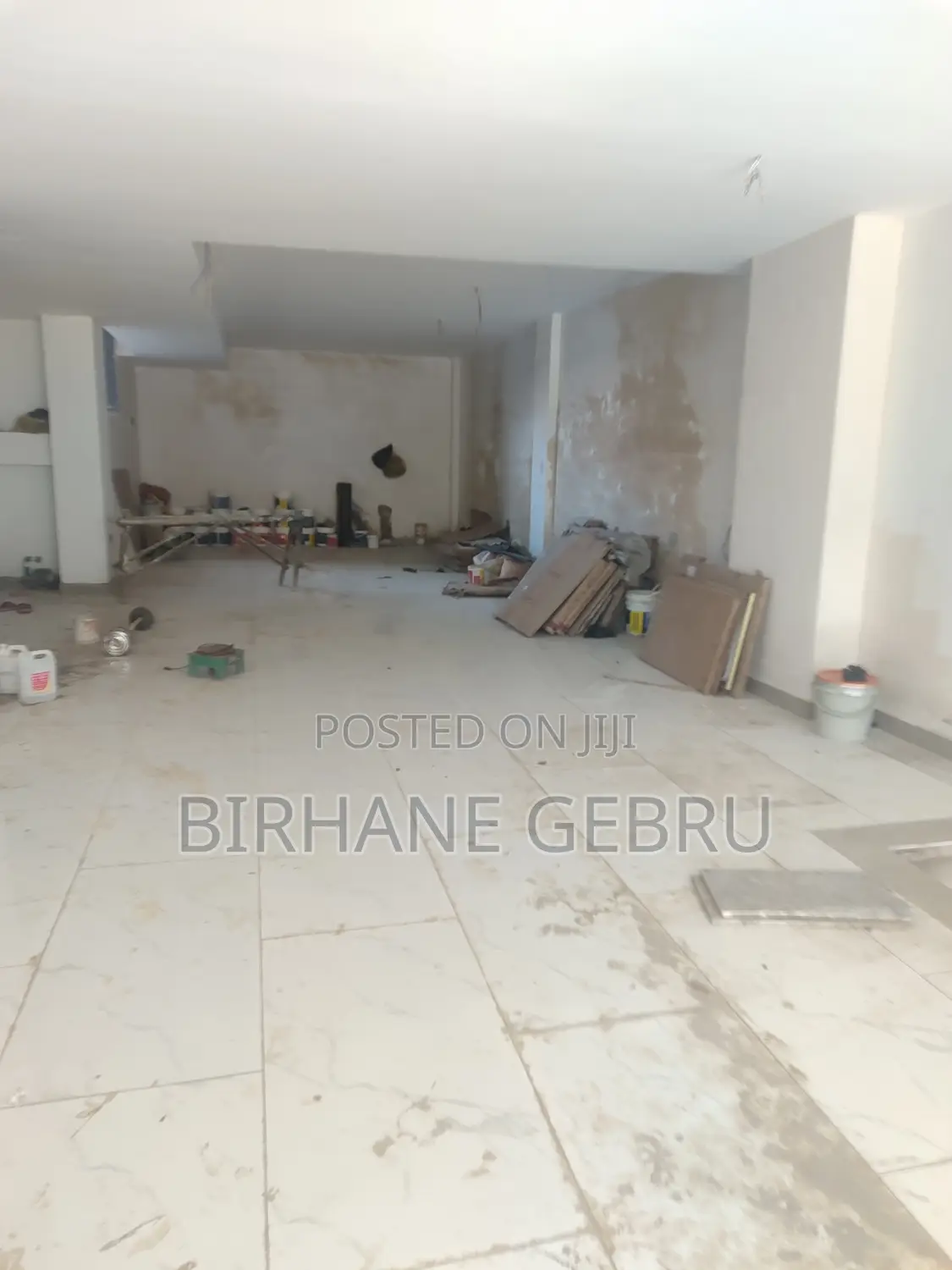 Luxury Complex Rent for Supermarket Cafe an Garment