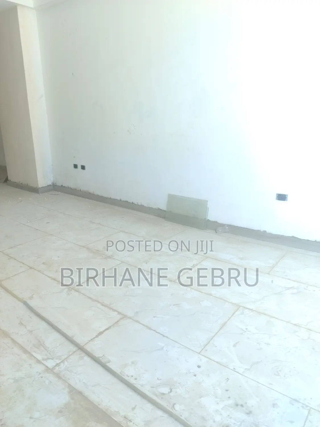 Luxury Complex Rent for Supermarket Cafe an Garment