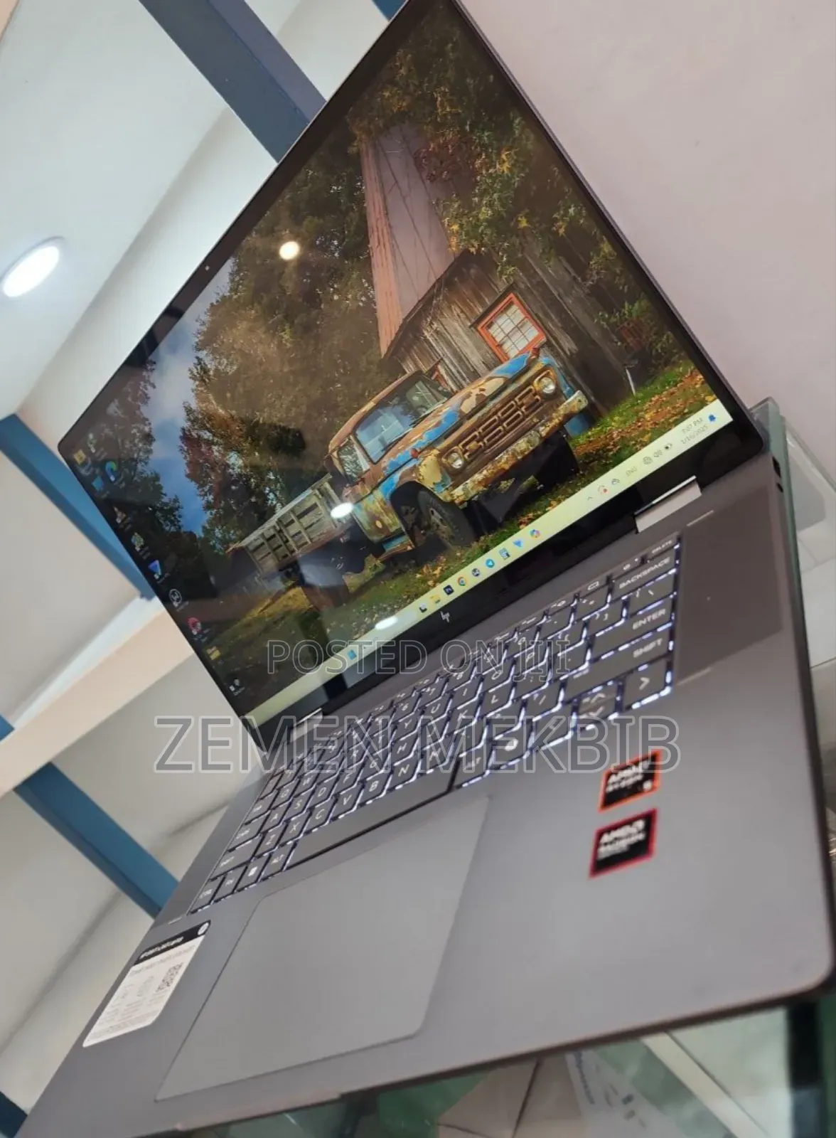 New Laptop HP 8GB AMD Ryzen 5 SSD 1T