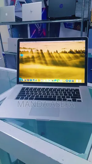 New Laptop Apple MacBook Pro 2015 8GB Intel Core I7 SSD 256GB