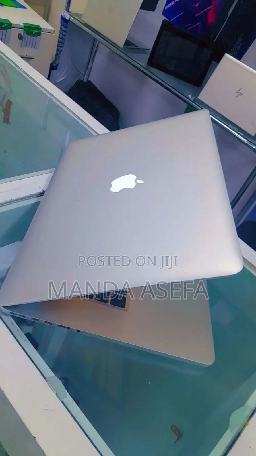 New Laptop Apple MacBook Pro 2015 8GB Intel Core I7 SSD 256GB