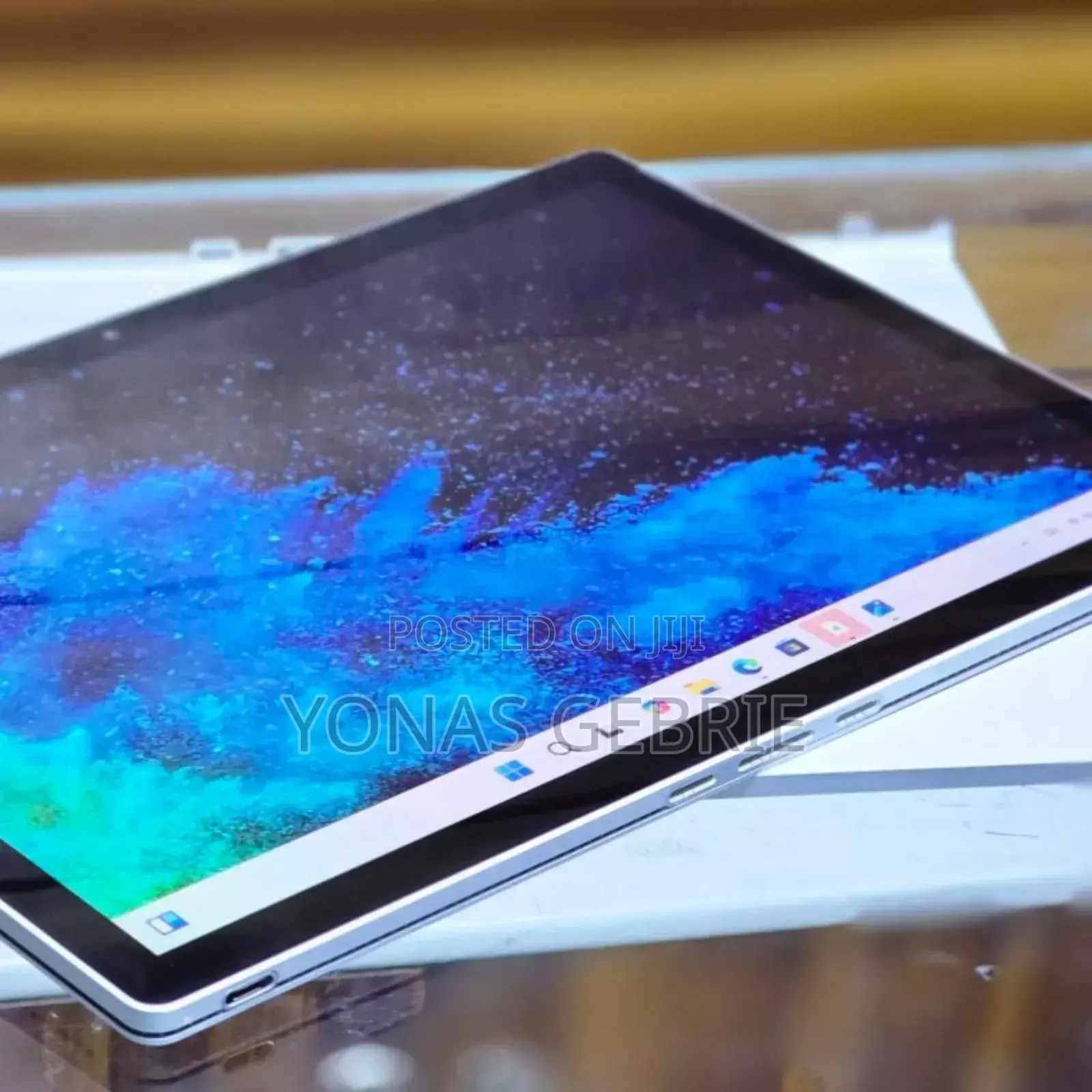 New Laptop Microsoft Surface Book 2 8GB Intel Core I5 SSD 256GB