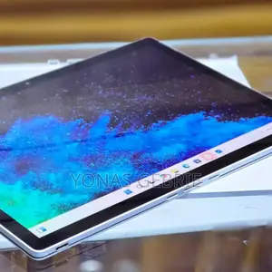 New Laptop Microsoft Surface Book 2 8GB Intel Core I5 SSD 256GB