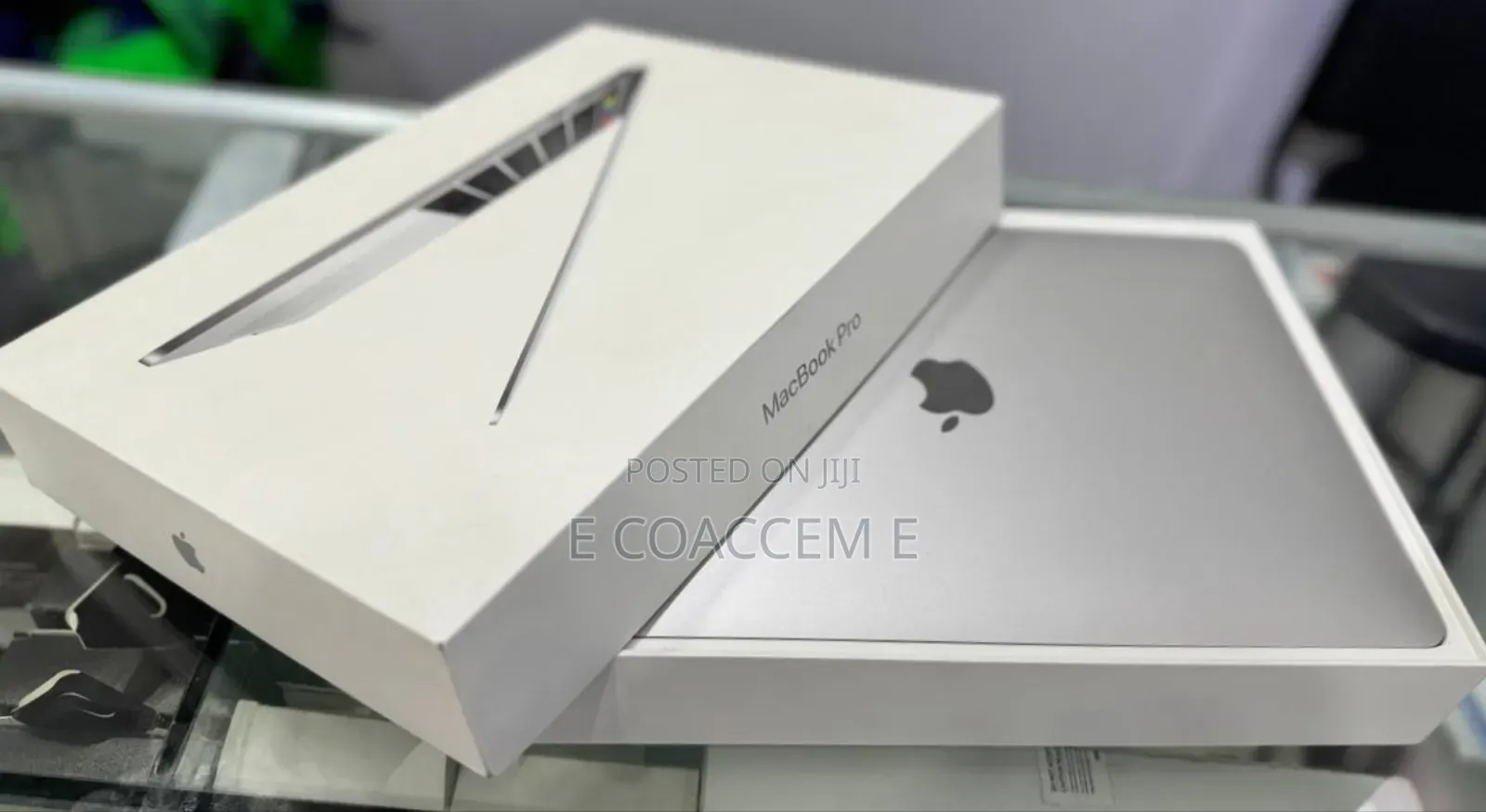 New Laptop Apple MacBook 8GB Intel Core I5 SSD 256GB