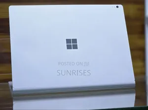 New Laptop Microsoft Surface Book 2 8GB Intel Core I5 SSD 256GB