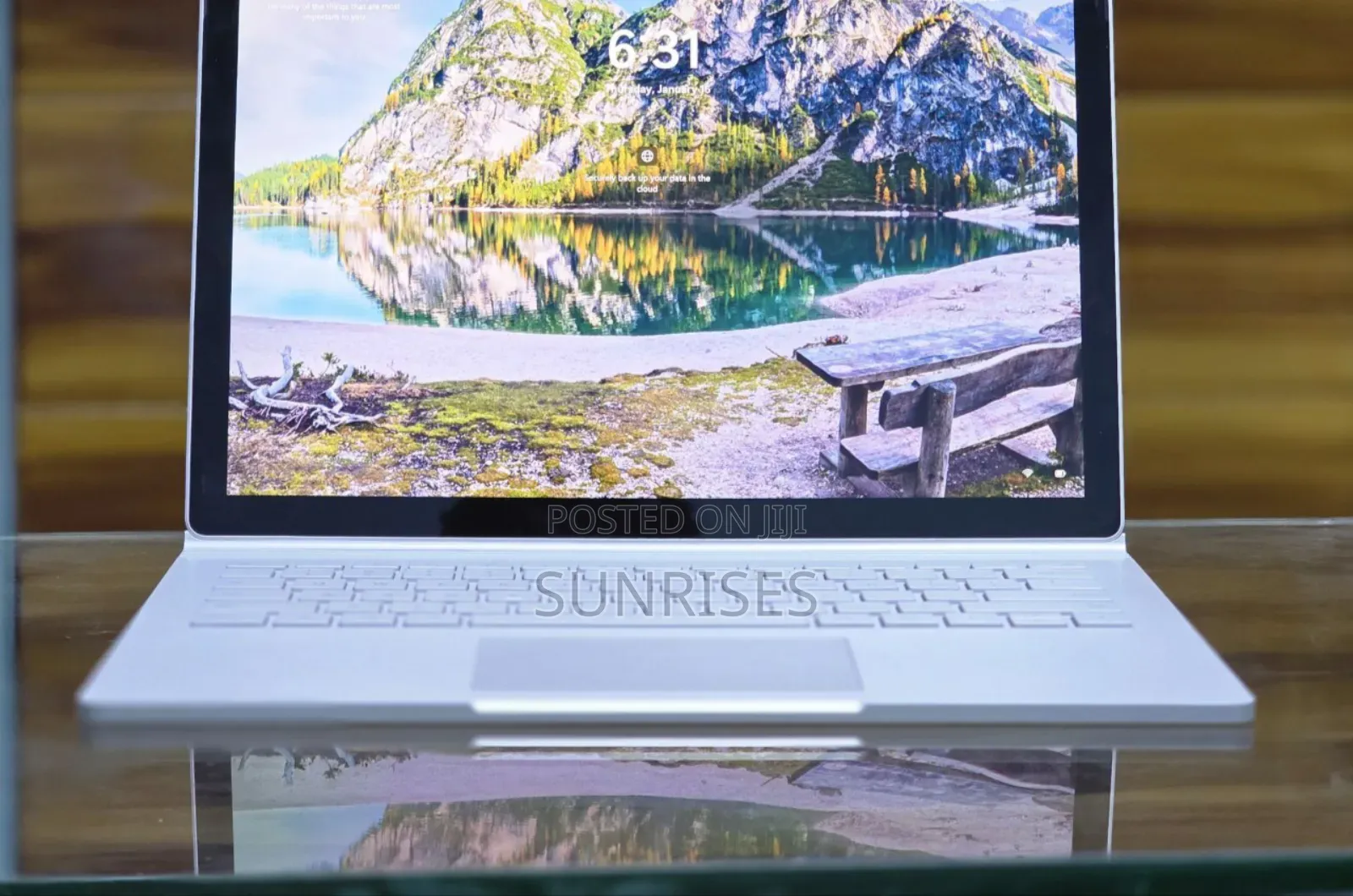 New Laptop Microsoft Surface Book 2 8GB Intel Core I5 SSD 256GB