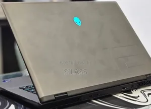 New Laptop Alienware M17x R2 32GB Intel Core I9 SSD 1T