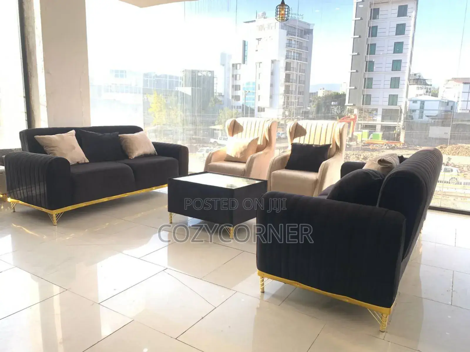 Kaleidoscopic 8 Seater Sofa With Table. ሶፋ