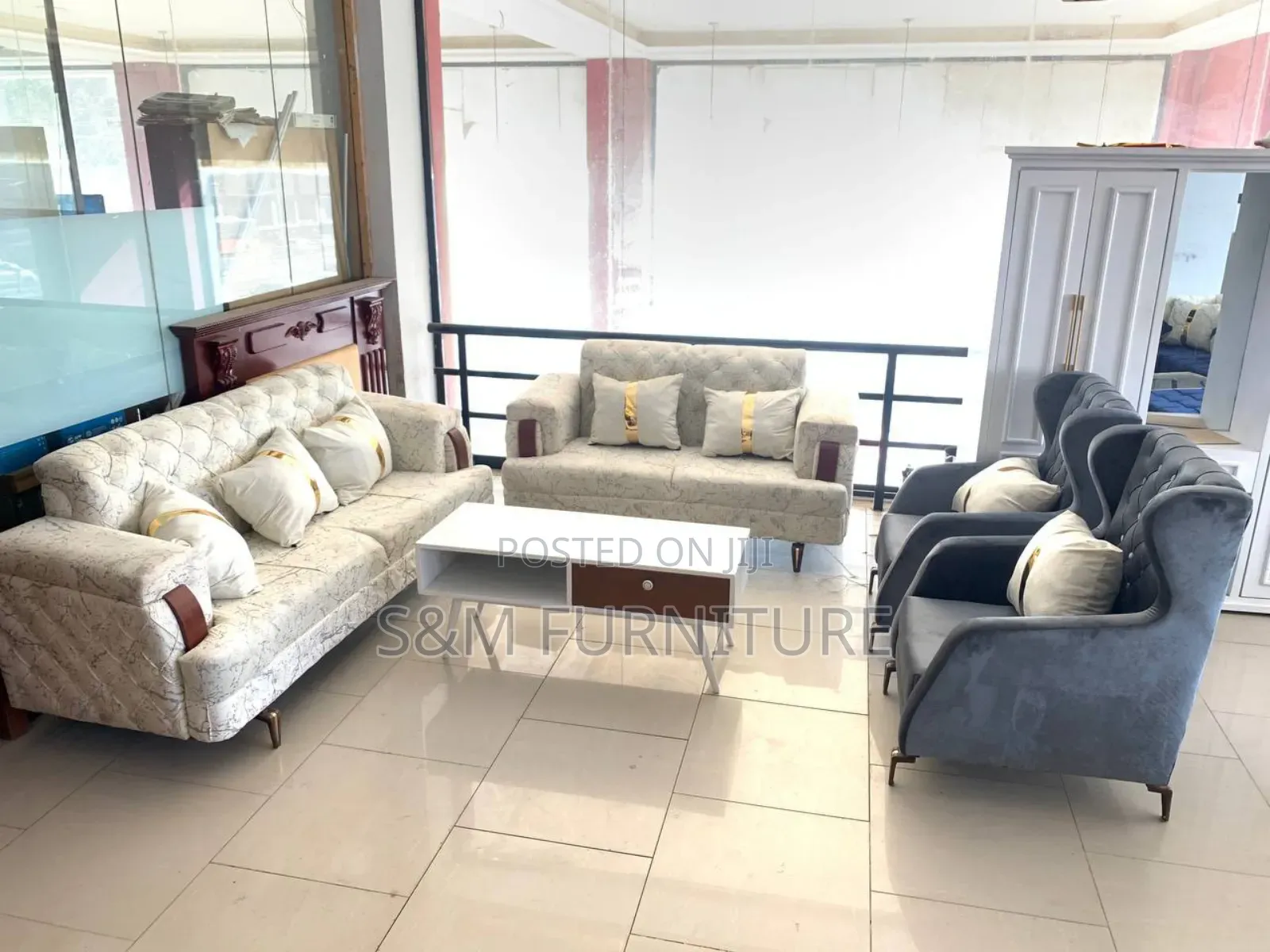 Many_heud Sectional Sofa Set With Premium Quality.