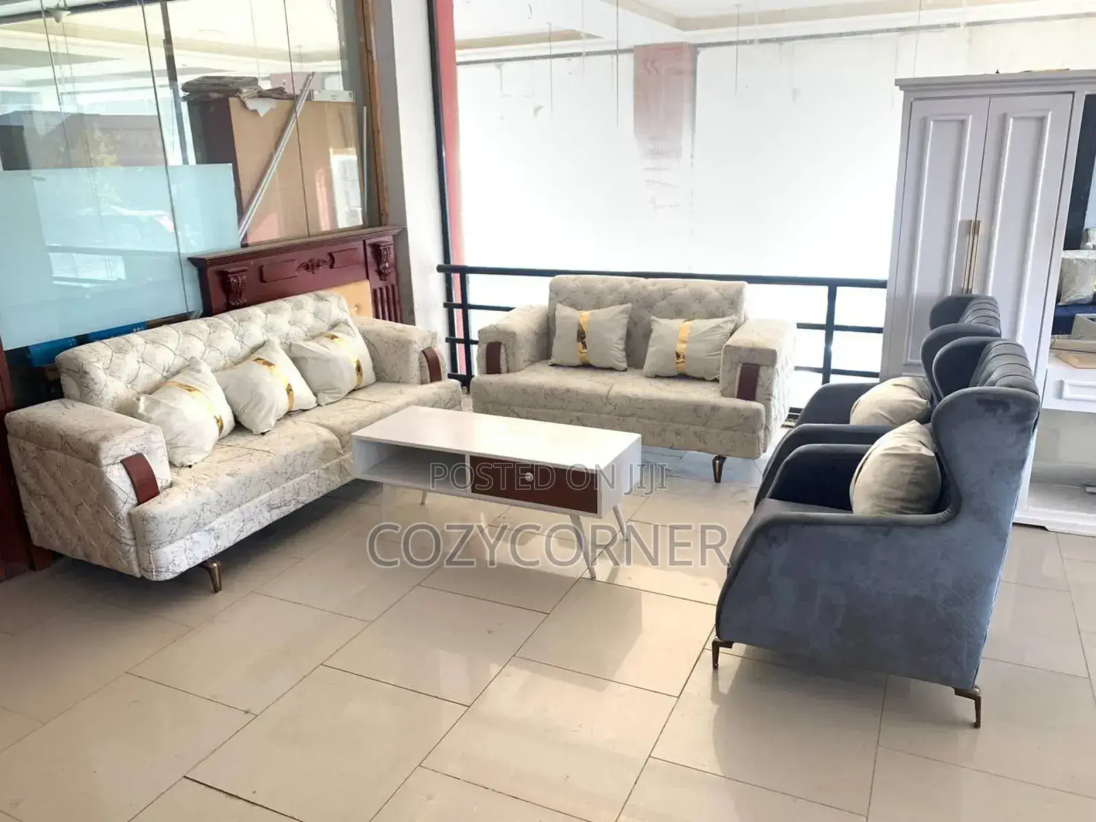 Many_heud Sectional Sofa Set With Premium Quality.