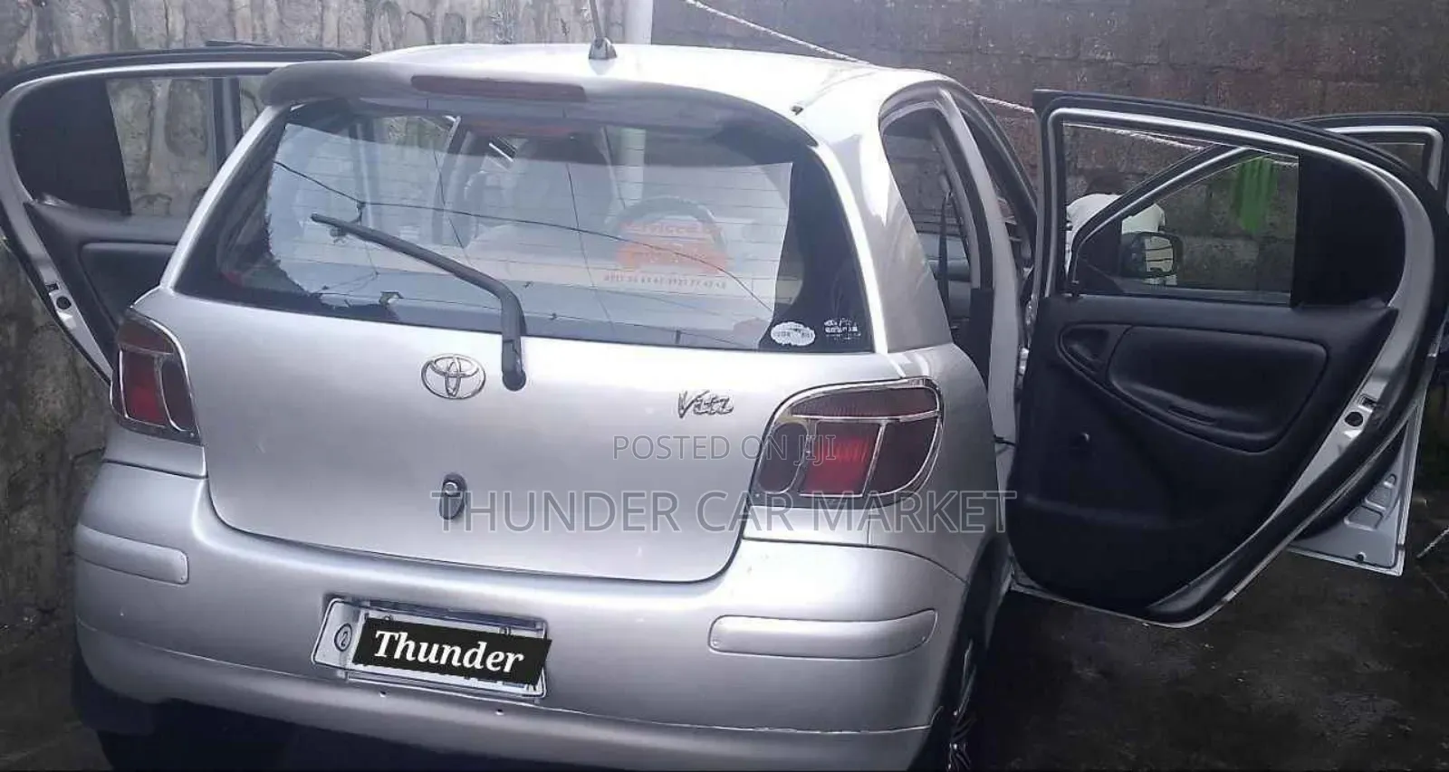 Toyota Vitz 2004 Silver