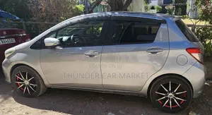 Toyota Yaris 2012 Silver