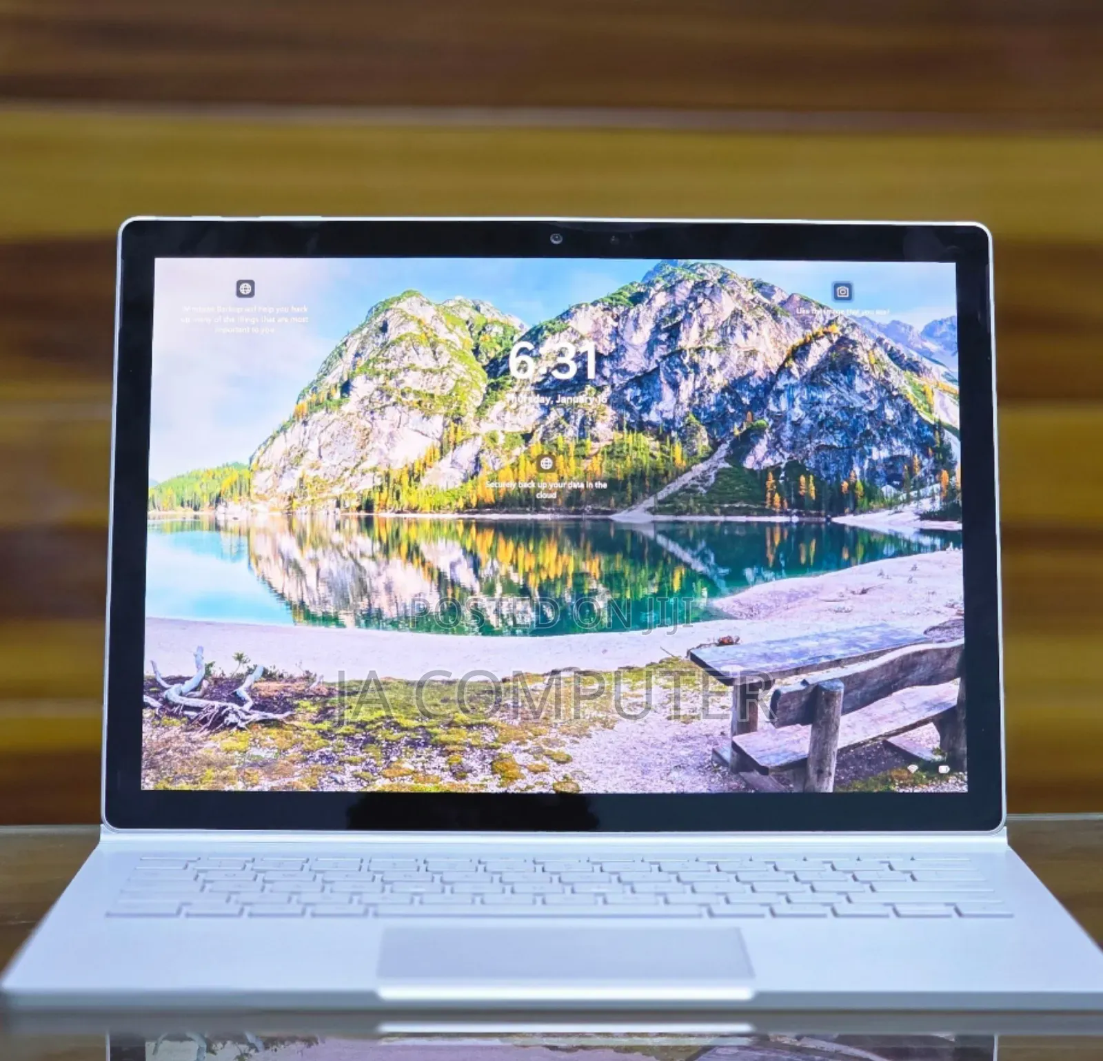 New Laptop Microsoft Surface Book 2 8GB Intel Core I5 SSD 256GB