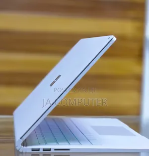 New Laptop Microsoft Surface Book 2 8GB Intel Core I5 SSD 256GB