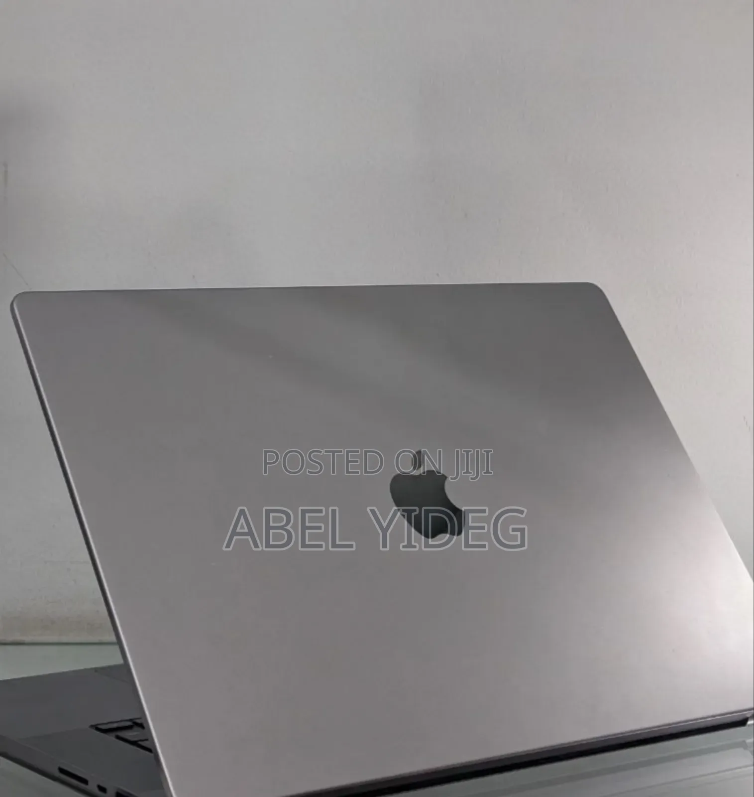 New Laptop Apple MacBook Pro M1 16GB Apple M1 Pro SSD 1T