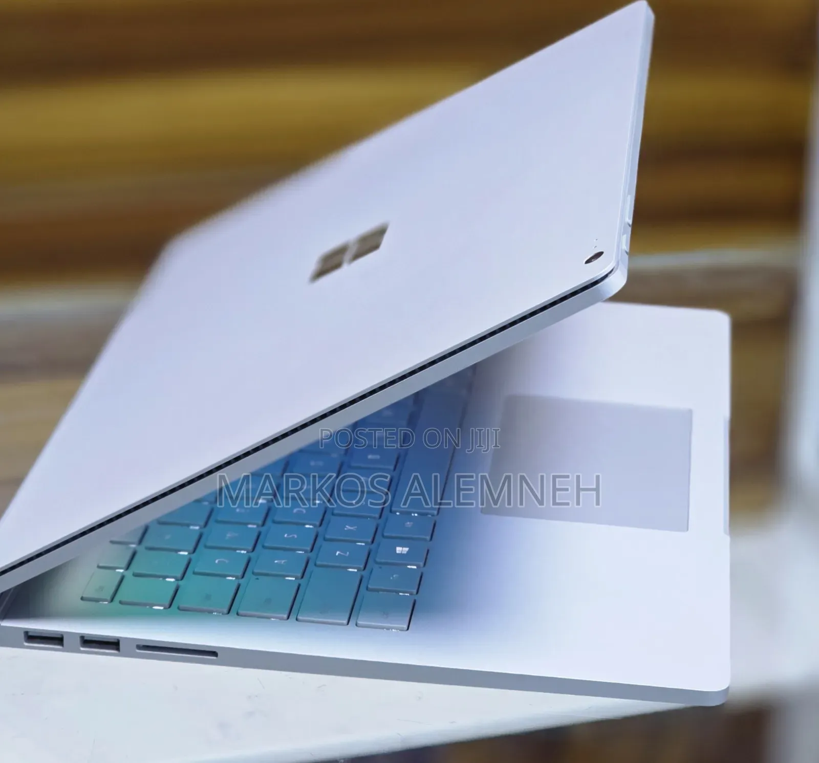 New Laptop Microsoft Surface Book 2 8GB Intel Core I5 SSD 256GB