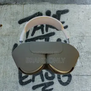 Photo - Apple Max Loud Smart Travel Case Included