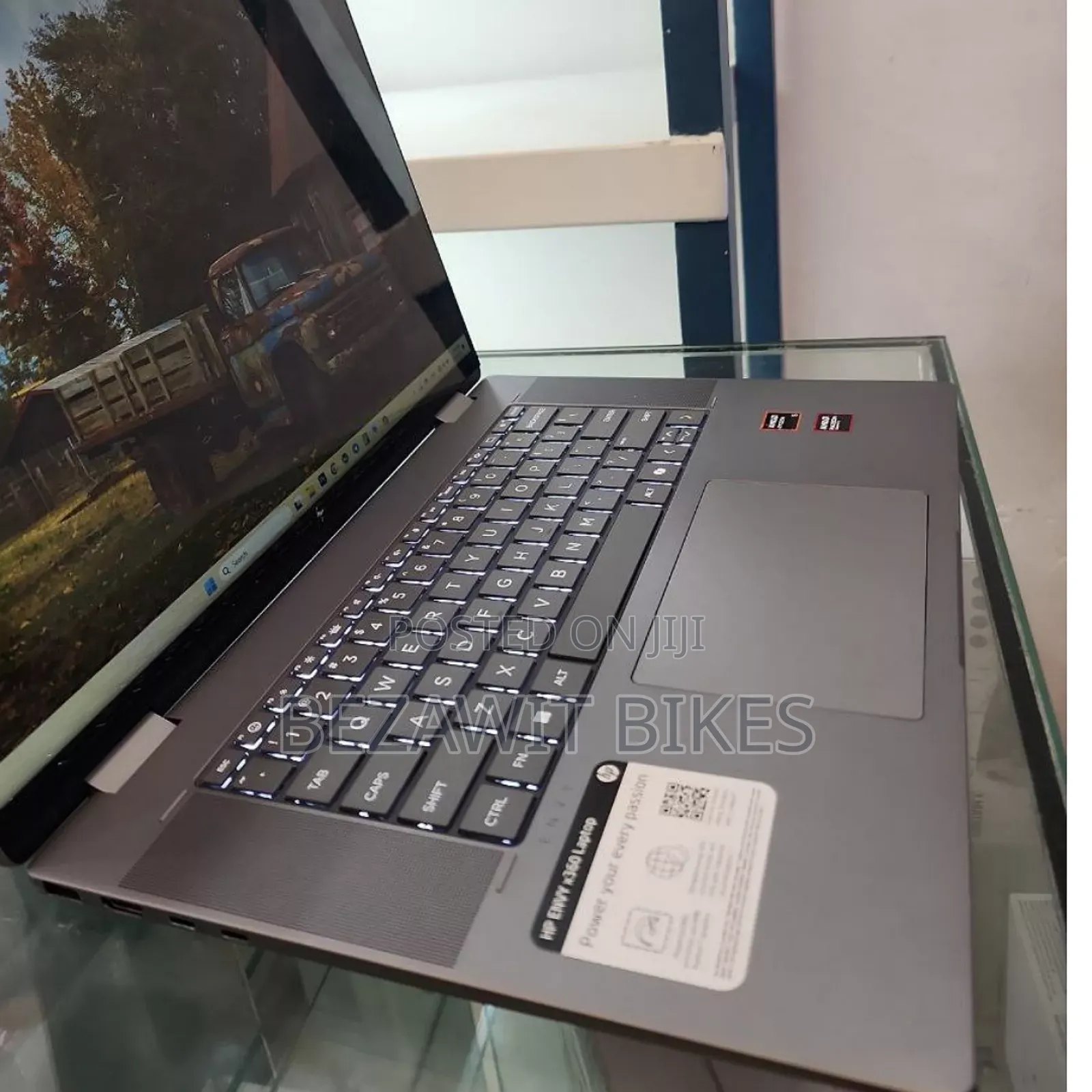 New Laptop HP Envy X360 8GB AMD Ryzen 5 SSD 512GB