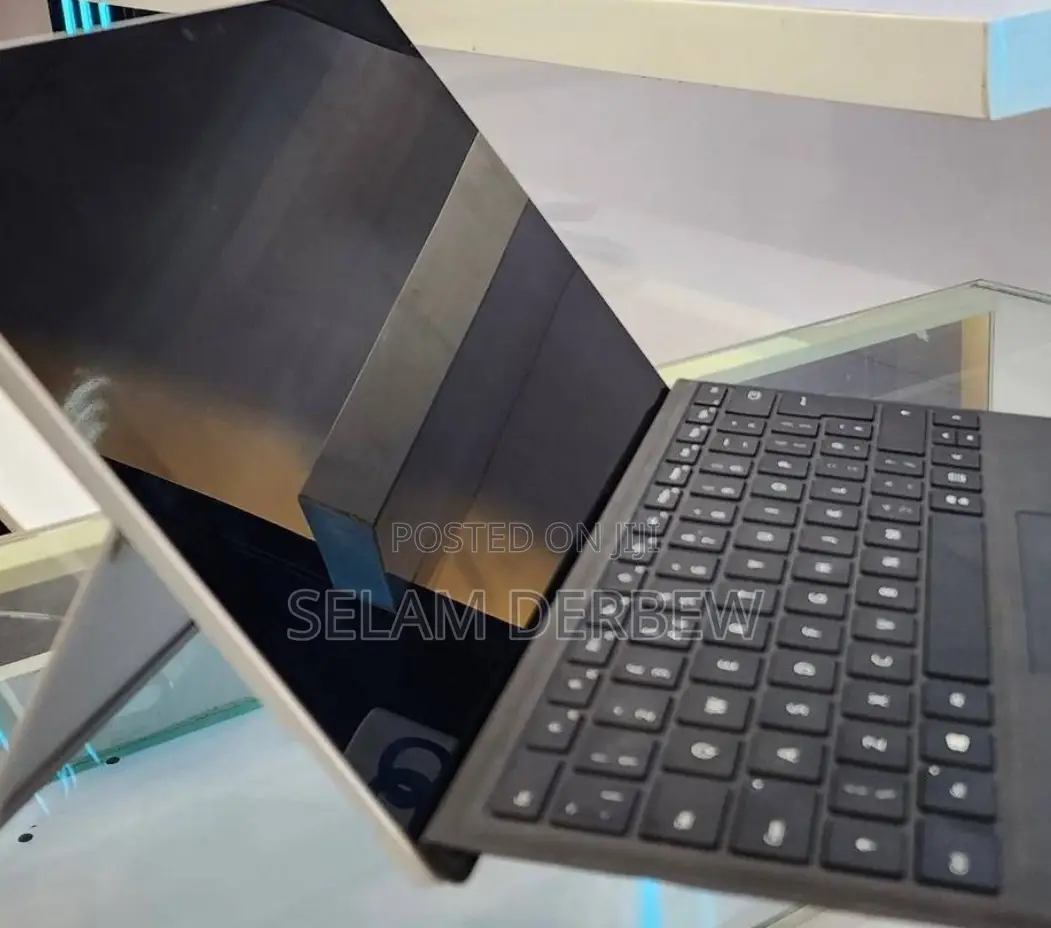 New Laptop Microsoft Surface Pro 7 8GB Intel Core I5 SSD 256GB