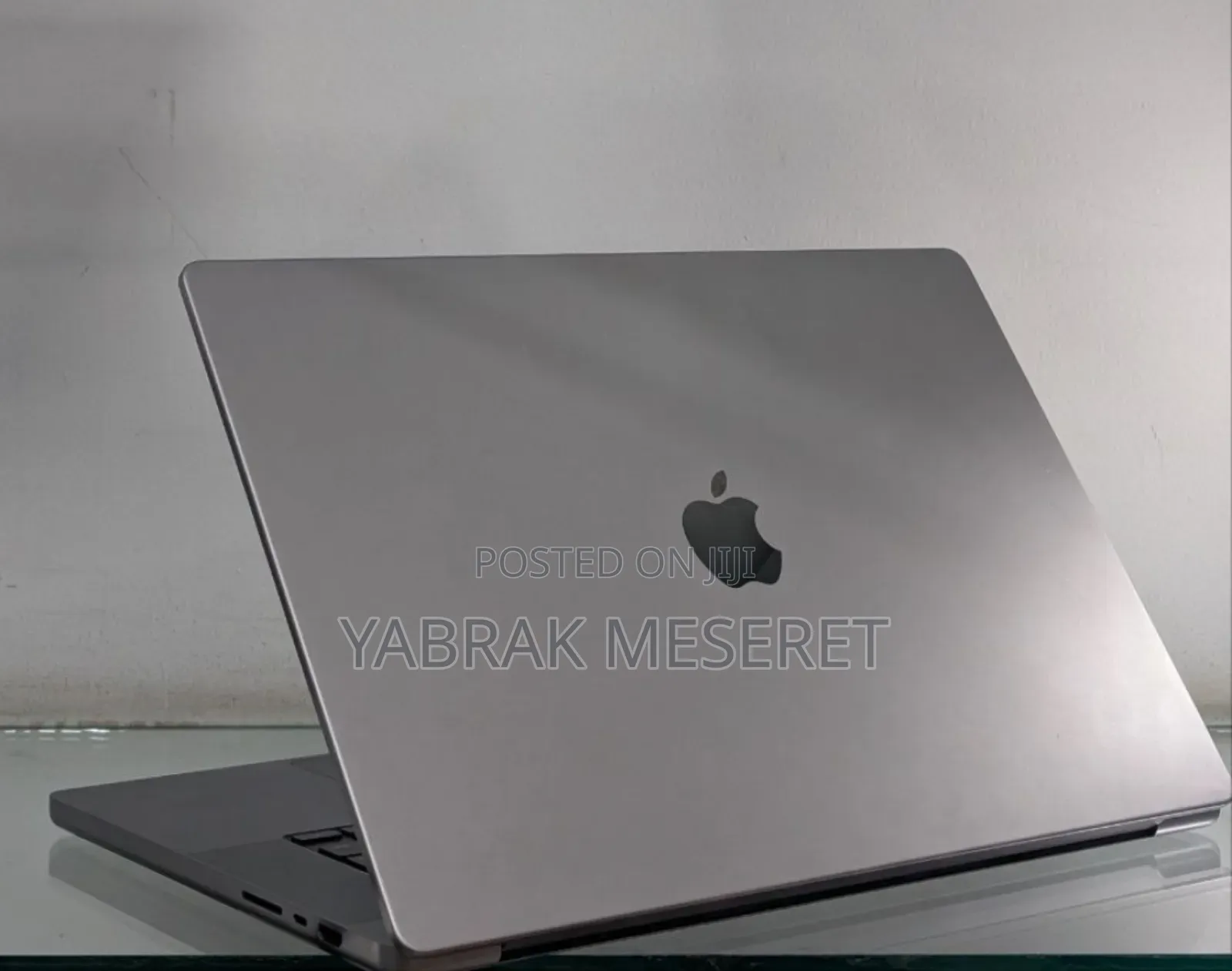 New Laptop Apple MacBook Pro M1 16GB Apple M1 Pro SSD 1T