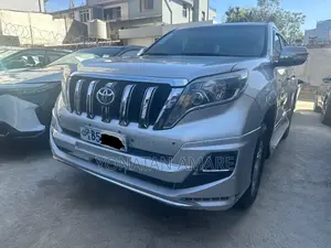 Photo - Toyota Land Cruiser Prado 2016 Silver