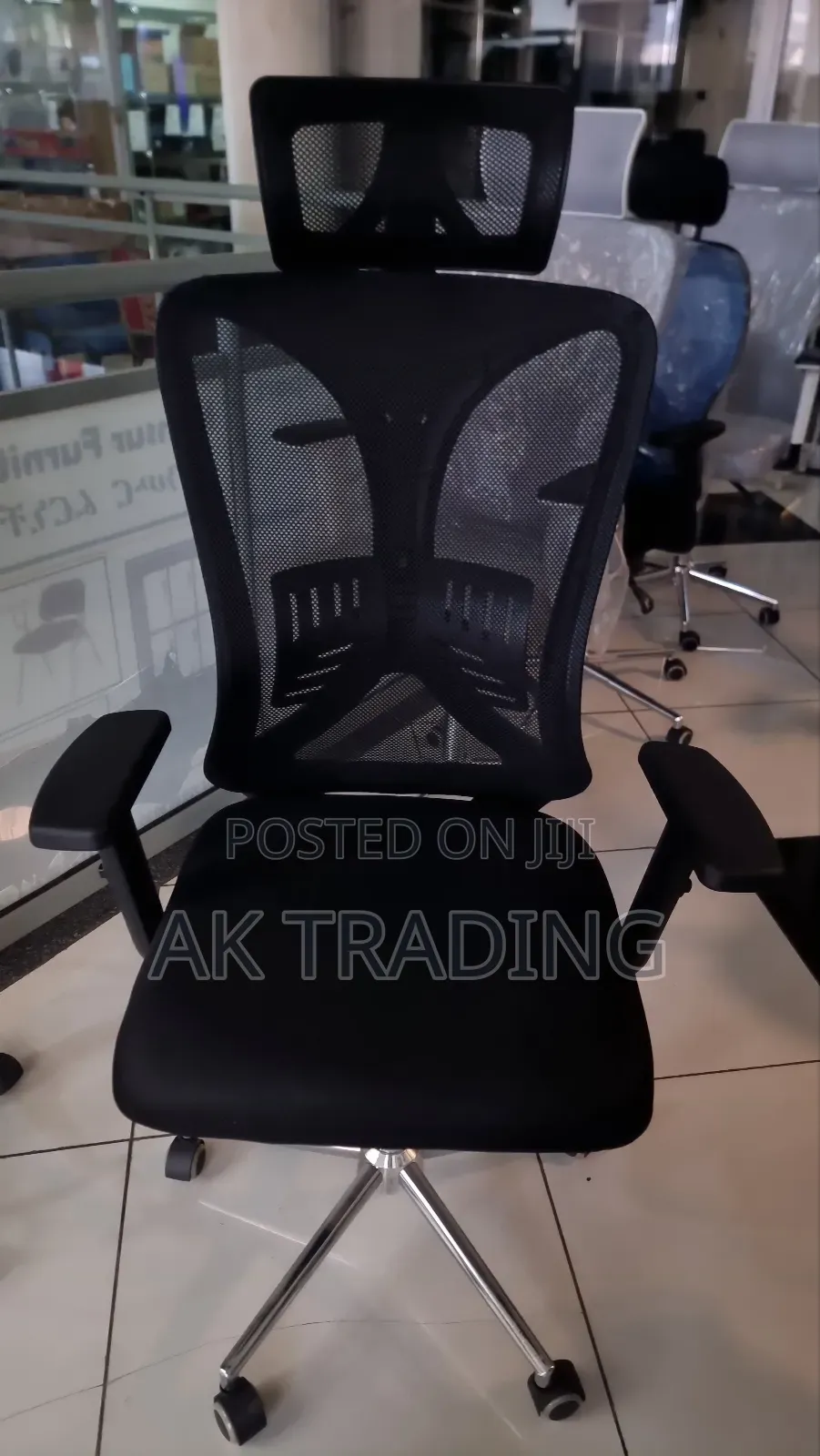 Office Manager Chair( Have Mash )