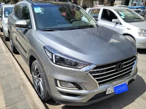 Hyundai Tucson Limited AWD 2020 Gold