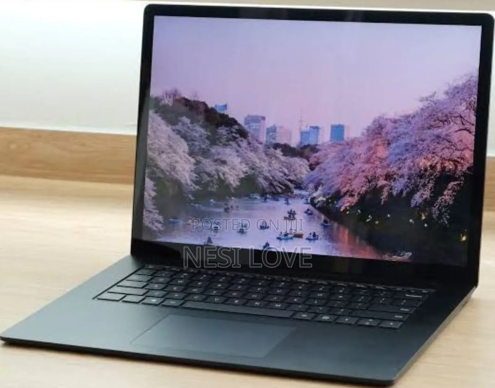 New Laptop Microsoft Surface 32GB Intel Core I7 SSD 1T