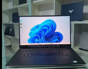 New Laptop Dell XPS 15 16GB Intel Core I7 SSD 512GB