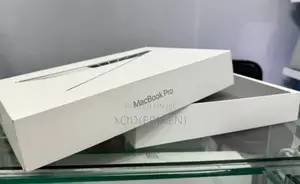 New Laptop Apple MacBook Pro 2019 8GB Intel Core i5 SSD 256GB