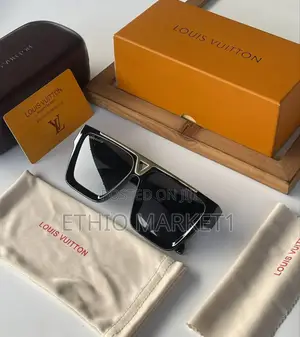Louis Vuitton Unisex Model Sunglassess