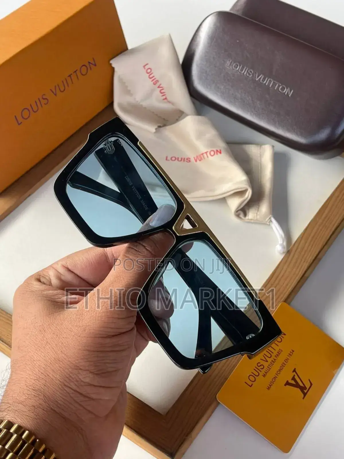 Louis Vuitton Unisex Model Sunglassess