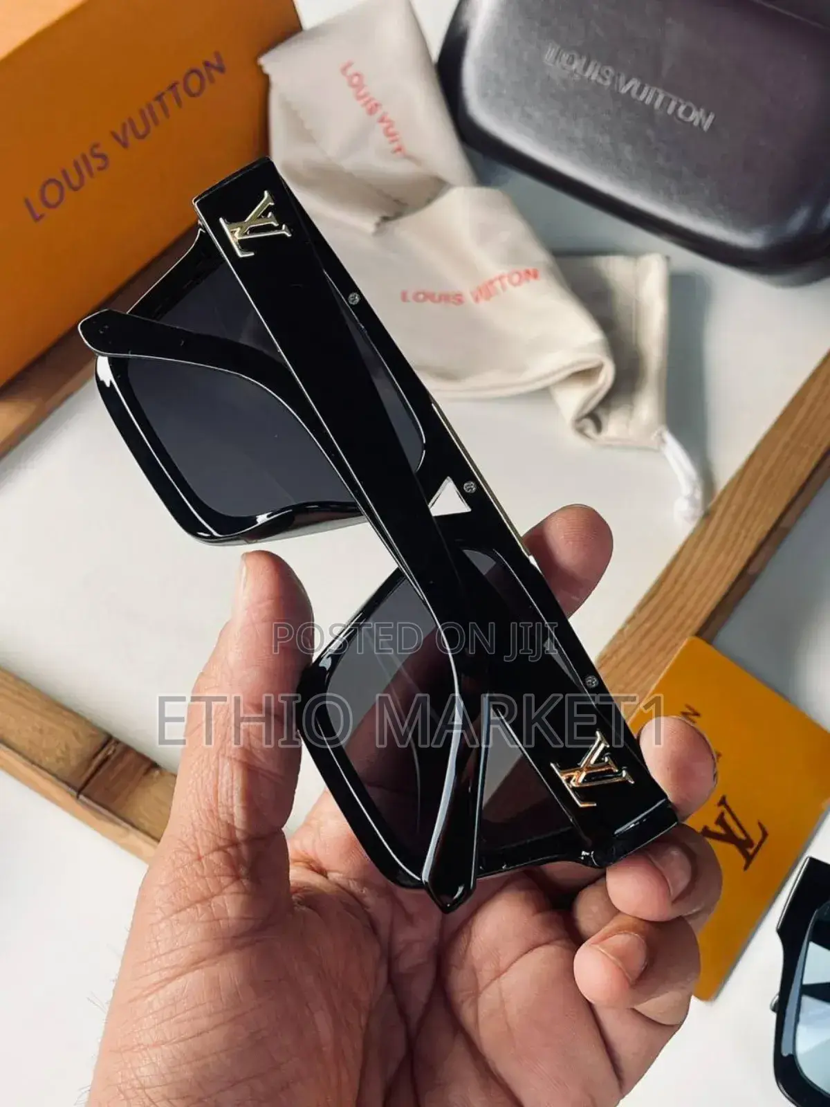 Louis Vuitton Unisex Model Sunglassess