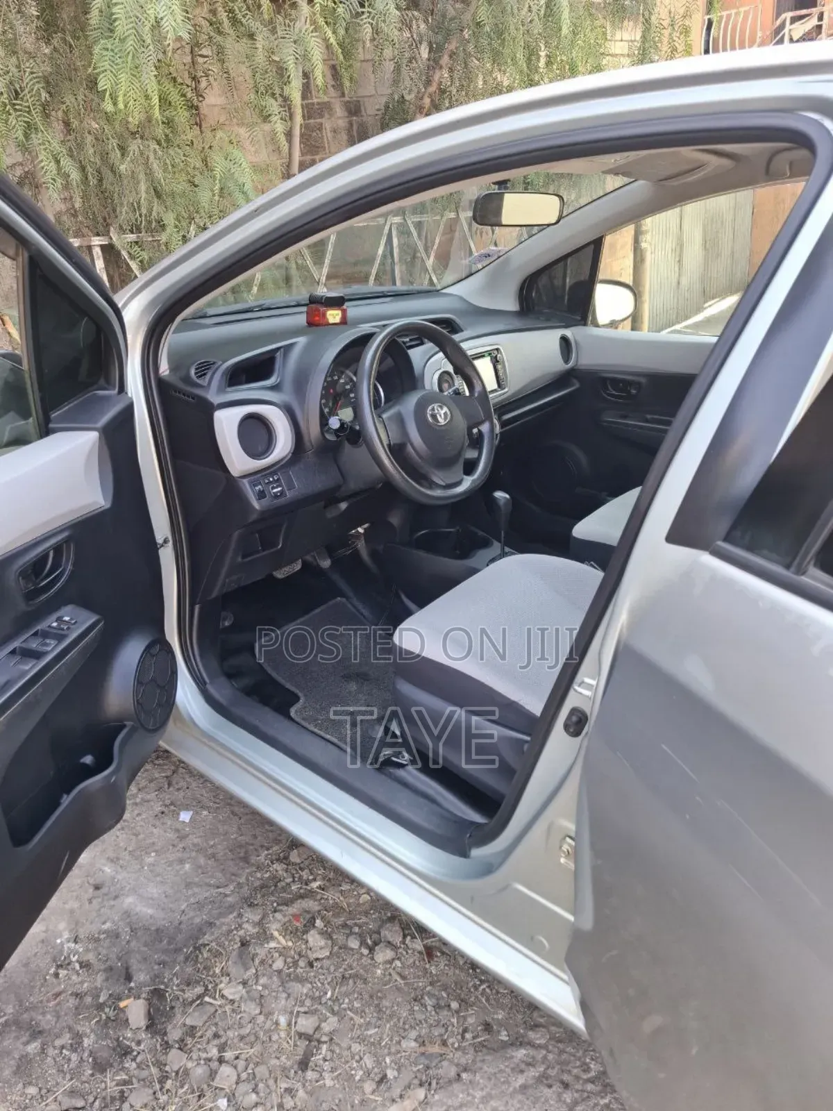 Mercedes-Benz C200 2000 Silver