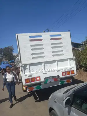 FSR Isuzu. 2020. Model