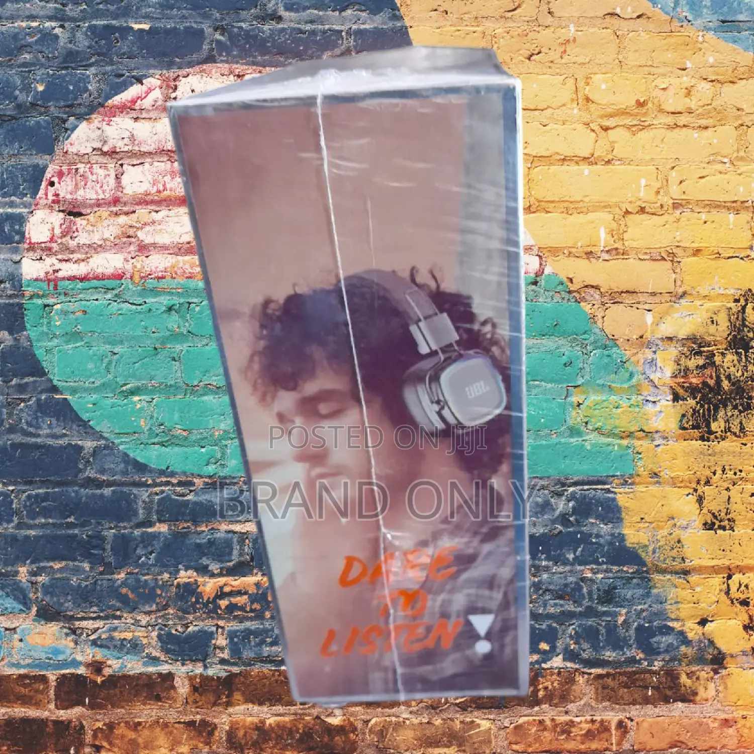 JBL TUNE J-30 Compact Charging Case Included