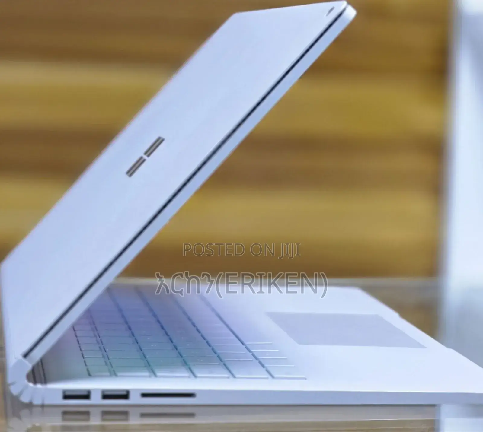 New Laptop Microsoft Surface Book 2 8GB Intel Core i5 SSD 256GB