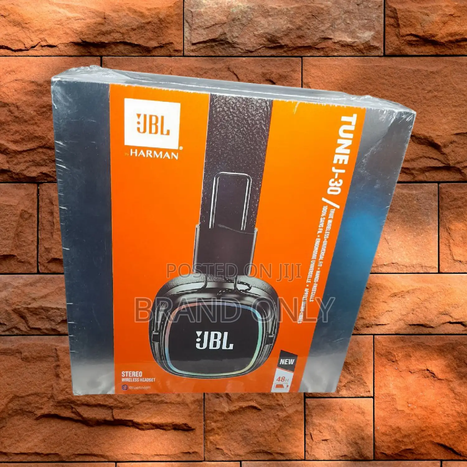 JBL TUNE J-30 Gentle Enhanced Bass Performance
