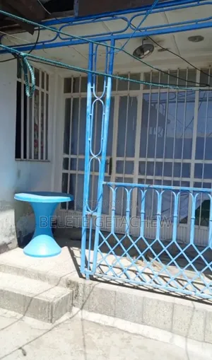 3bdrm Villa in Saris, Old Villa, Nifas Silk-Lafto for sale