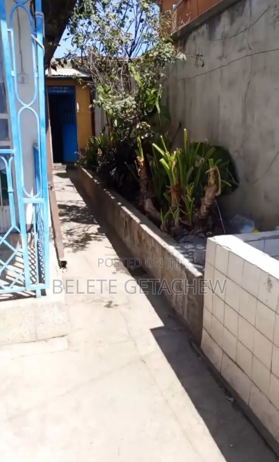 3bdrm Villa in Saris, Old Villa, Nifas Silk-Lafto for sale